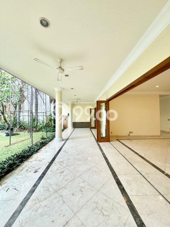 Disewakan Rumah Strategis di Kemang LT 750m2 / LB 500m2 Kondisi Bagus Disewakan Rumah Strategis di Kemang LT 750m2 / LB 500m2 Kondisi Bagus