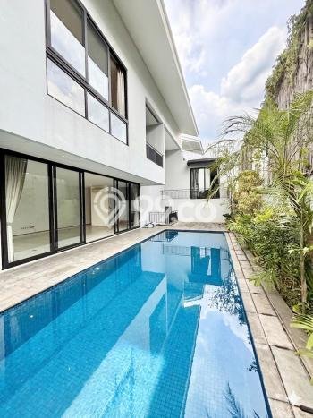 Rumah Kondisi Baik Disewakan di Kemang, Jakarta Selatan LT 320m2, LB 877m2 Rumah Kondisi Baik Disewakan di Kemang, Jakarta Selatan LT 320m2, LB 877m2