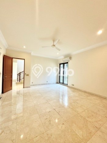 Disewakan Rumah Strategis di Kemang LT 750m2 / LB 500m2 Kondisi Bagus Disewakan Rumah Strategis di Kemang LT 750m2 / LB 500m2 Kondisi Bagus