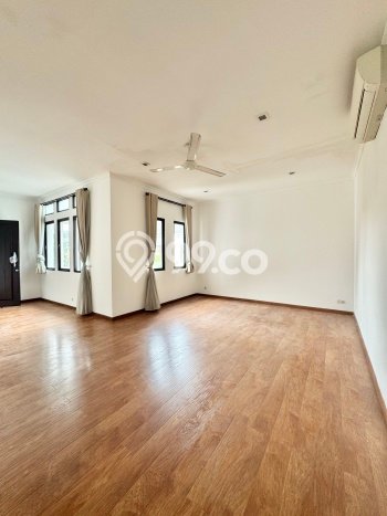 For Sale! Premium House LT 875m2 Desain Elegan di Kemang For Sale! Premium House LT 875m2 Desain Elegan di Kemang