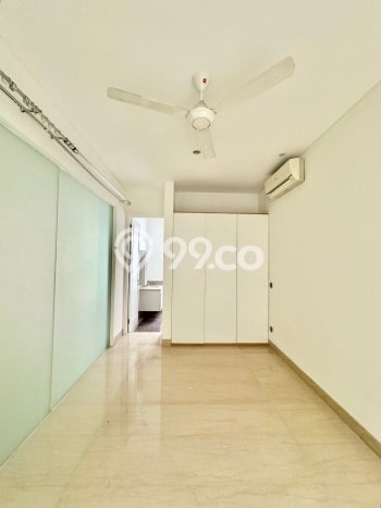 For Sale! Luxury House LT 371m2 Desain Elegan di Pejaten For Sale! Luxury House LT 371m2 Desain Elegan di Pejaten