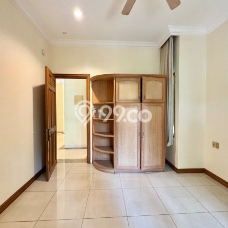 Sewa Rumah Strategis di Pondok Indah LT 450m2 / LB 600m2 Kondisi Bagus Sewa Rumah Strategis di Pondok Indah LT 450m2 / LB 600m2 Kondisi Bagus