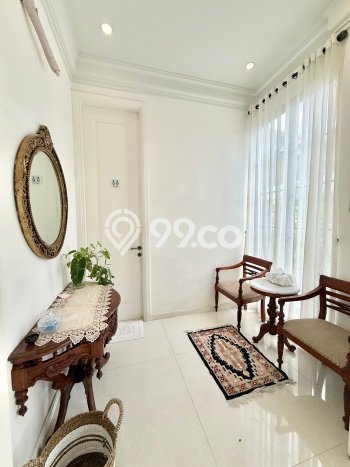 Disewakan! Rumah 3 Kamar Tidur &
3 Kamar Mandi di Kemang, Jakarta Selatan Disewakan! Rumah 3 Kamar Tidur &
3 Kamar Mandi di Kemang, Jakarta Selatan