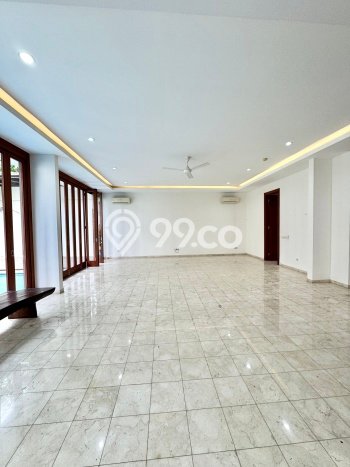 Hunian Modern dengan LT 580m2 & LB 425m2 Disewakan di Kemang Hunian Modern dengan LT 580m2 & LB 425m2 Disewakan di Kemang