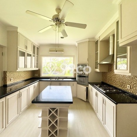 Sewa Rumah Nyaman di Pejaten LT 437m2 / LB 870m2 Siap Huni Sewa Rumah Nyaman di Pejaten LT 437m2 / LB 870m2 Siap Huni