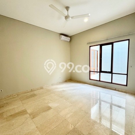 Rumah Kondisi Baik Disewakan di Kemang, Jakarta Selatan LT 500m2, LB 480m2 Rumah Kondisi Baik Disewakan di Kemang, Jakarta Selatan LT 500m2, LB 480m2
