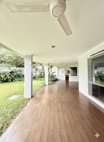Disewakan Rumah Strategis di Kemang LT 994m2 / LB 401m2 Kondisi Bagus Disewakan Rumah Strategis di Kemang LT 994m2 / LB 401m2 Kondisi Bagus