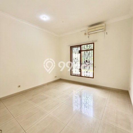 Rumah area , 4 KM, Akses Mudah Fasilitas Umum, Luas 550m2m² LB 450m2m² Rumah area , 4 KM, Akses Mudah Fasilitas Umum, Luas 550m2m² LB 450m2m²