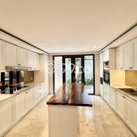 Sewa Rumah Strategis LT 420m2 / LB 600m2 di Pejaten, Jakarta Selatan Sewa Rumah Strategis LT 420m2 / LB 600m2 di Pejaten, Jakarta Selatan