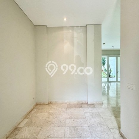 Sewa Rumah Strategis LT 550m2 / LB 480m2 di Kemang, Jakarta Selatan Sewa Rumah Strategis LT 550m2 / LB 480m2 di Kemang, Jakarta Selatan