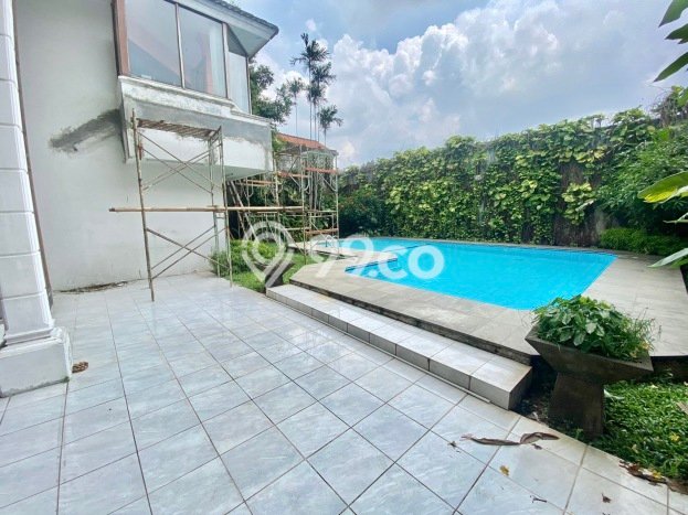 Ready to Use! Luxury House LT 736m2 Desain Modern di Cipete Ready to Use! Luxury House LT 736m2 Desain Modern di Cipete