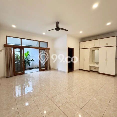 HUNIAN PREMIUM! Rumah kawasan , 4 KT, Area Berkembang, Luas 1000m2m² Bangunan 550m2m² HUNIAN PREMIUM! Rumah kawasan , 4 KT, Area Berkembang, Luas 1000m2m² Bangunan 550m2m²
