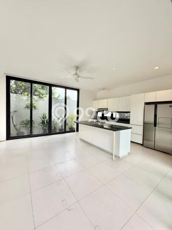 Hunian Modern Untuk Disewakan di Kemang Jakarta Selatan 4 KT & 3 KM Hunian Modern Untuk Disewakan di Kemang Jakarta Selatan 4 KT & 3 KM