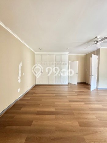 Disewakan! Rumah 5 Kamar Tidur &
4 Kamar Mandi di Pejaten, Jakarta Selatan Disewakan! Rumah 5 Kamar Tidur &
4 Kamar Mandi di Pejaten, Jakarta Selatan