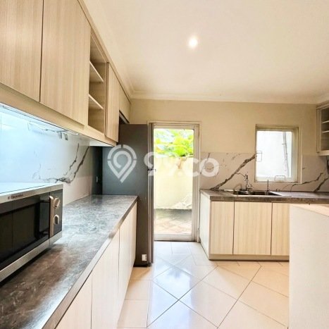 Sewa Rumah Nyaman di Kemang LT 255m2 / LB 300m2 Siap Huni Sewa Rumah Nyaman di Kemang LT 255m2 / LB 300m2 Siap Huni