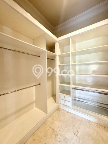 Disewakan Rumah Strategis di Kemang LT 750m2 / LB 500m2 Kondisi Bagus Disewakan Rumah Strategis di Kemang LT 750m2 / LB 500m2 Kondisi Bagus