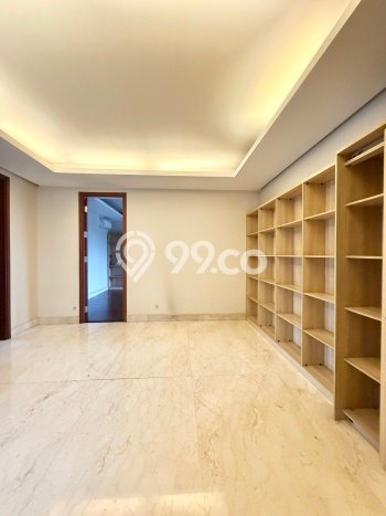 Hunian Kondisi Baik Disewakan di Pondok Indah, Jakarta Selatan LT 450m2, LB 450m2 Hunian Kondisi Baik Disewakan di Pondok Indah, Jakarta Selatan LT 450m2, LB 450m2
