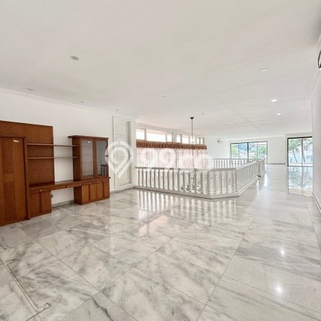 Sewa Rumah Strategis LT 800m2 / LB 1000m2 di Pondok Indah, Jakarta Selatan Sewa Rumah Strategis LT 800m2 / LB 1000m2 di Pondok Indah, Jakarta Selatan