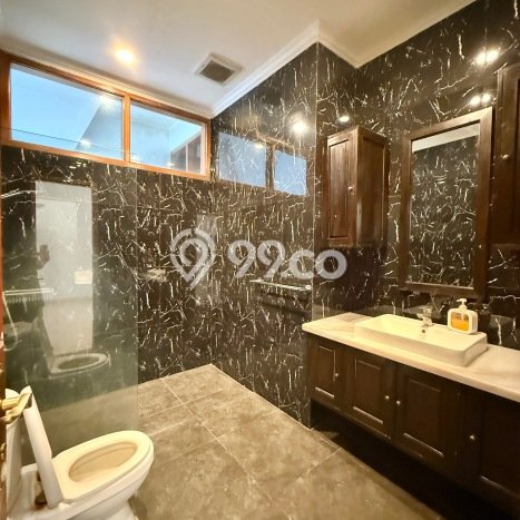 HUNIAN PREMIUM! Rumah kawasan , 4 KT, Area Berkembang, Luas 1000m2m² Bangunan 550m2m² HUNIAN PREMIUM! Rumah kawasan , 4 KT, Area Berkembang, Luas 1000m2m² Bangunan 550m2m²