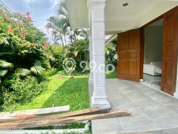 Ready to Use! Luxury House LT 736m2 Desain Modern di Cipete Ready to Use! Luxury House LT 736m2 Desain Modern di Cipete