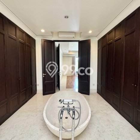 Sewa Rumah Strategis LT 420m2 / LB 600m2 di Pejaten, Jakarta Selatan Sewa Rumah Strategis LT 420m2 / LB 600m2 di Pejaten, Jakarta Selatan