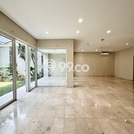 Sewa Rumah Strategis LT 550m2 / LB 480m2 di Kemang, Jakarta Selatan Sewa Rumah Strategis LT 550m2 / LB 480m2 di Kemang, Jakarta Selatan