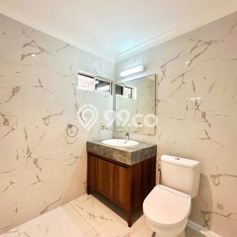 Sewa Rumah Nyaman di Kemang LT 255m2 / LB 300m2 Siap Huni Sewa Rumah Nyaman di Kemang LT 255m2 / LB 300m2 Siap Huni