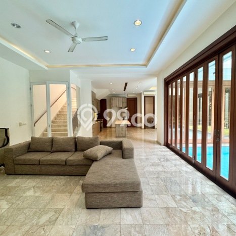 Hunian Modern Disewakan di Kemang Jakarta Selatan 5 KT & 4 KM Hunian Modern Disewakan di Kemang Jakarta Selatan 5 KT & 4 KM