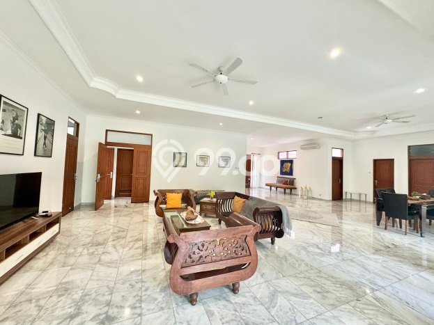 Rumah Bagus Disewakan di Pejaten, Jakarta Selatan LT 1000m2, LB 600m2 Rumah Bagus Disewakan di Pejaten, Jakarta Selatan LT 1000m2, LB 600m2