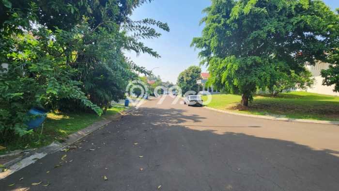 For Sale! Luxury House LT 200m2 Desain Modern di Kota Wisata For Sale! Luxury House LT 200m2 Desain Modern di Kota Wisata