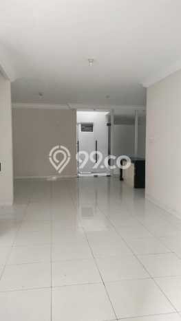 Rumah Elit Modern Tanpa Renovasi di Raffles Hills Jakarta Timur Rumah Elit Modern Tanpa Renovasi di Raffles Hills Jakarta Timur