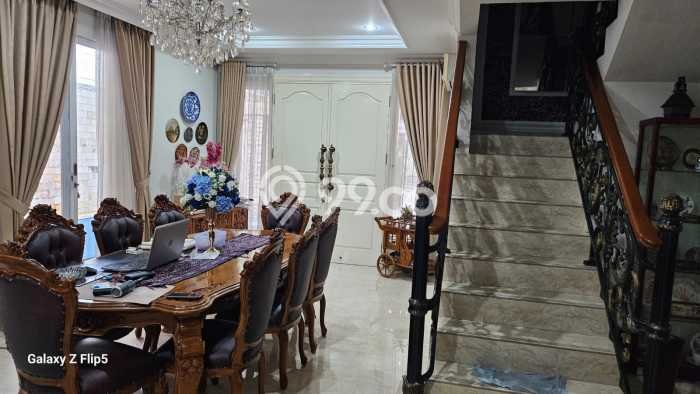 HUNIAN PILIHAN! Rumah di , Luas 365m2m² Bangunan 600m2m² HUNIAN PILIHAN! Rumah di , Luas 365m2m² Bangunan 600m2m²