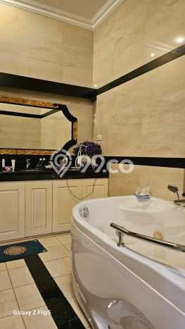 HUNIAN PILIHAN! Rumah di , Luas 365m2m² Bangunan 600m2m² HUNIAN PILIHAN! Rumah di , Luas 365m2m² Bangunan 600m2m²