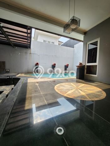 Ready to Use! Luxury House LT 242m2 Desain Modern di Kota Wisata Ready to Use! Luxury House LT 242m2 Desain Modern di Kota Wisata
