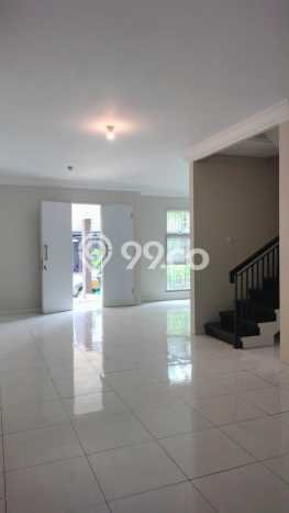 Rumah Elit Modern Tanpa Renovasi di Raffles Hills Jakarta Timur Rumah Elit Modern Tanpa Renovasi di Raffles Hills Jakarta Timur