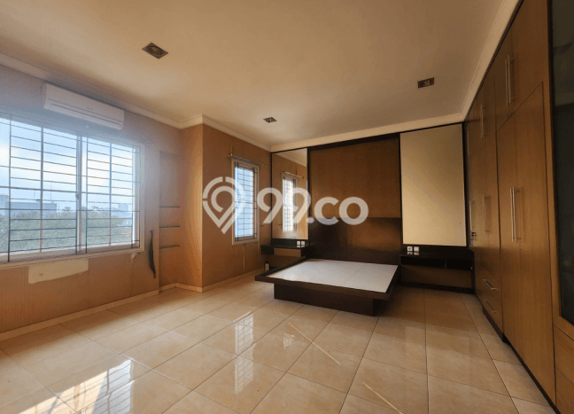 Jual Rumah Mewah Megah Dengan View Eksklusif di Alam Sutera, Tangerang Jual Rumah Mewah Megah Dengan View Eksklusif di Alam Sutera, Tangerang