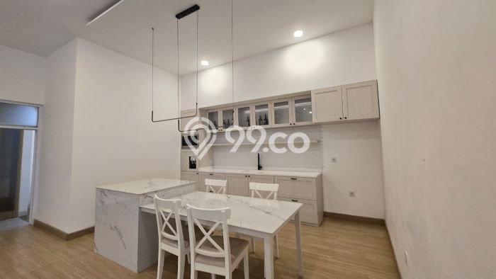 Jual Rumah Luas Elegan Dengan View Cantik di Alam Sutera, Tangerang Jual Rumah Luas Elegan Dengan View Cantik di Alam Sutera, Tangerang