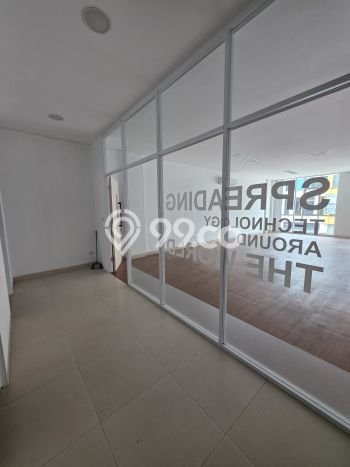 Area Ramai! Ruko Dijual di Kelapa Gading untuk Bisnis Luas Bangunan 412m2 Area Ramai! Ruko Dijual di Kelapa Gading untuk Bisnis Luas Bangunan 412m2