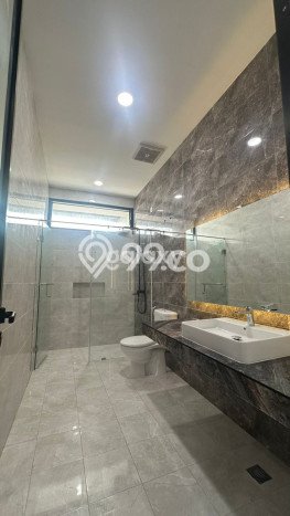 Hunian Mewah Siap Huni LT 176m2 di Sukolilo, Surabaya Hunian Mewah Siap Huni LT 176m2 di Sukolilo, Surabaya