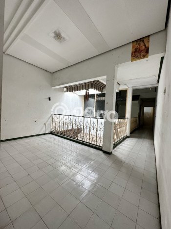 Jual Rumah Favorit Siap Huni LB 288m2 di Simokerto, Surabaya Jual Rumah Favorit Siap Huni LB 288m2 di Simokerto, Surabaya