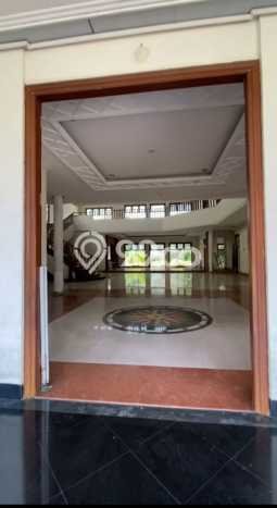 Rumah Luxury Modern Siap Huni di Manyar Surabaya Rumah Luxury Modern Siap Huni di Manyar Surabaya