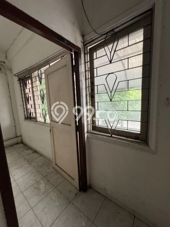Ruko Dijual di Prime Area Surabaya Luas 300m2 Ruko Dijual di Prime Area Surabaya Luas 300m2