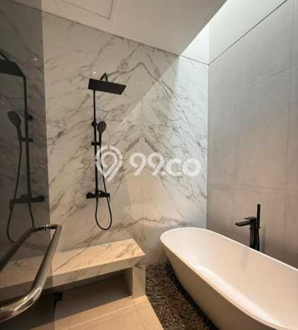 Rumah Luxury Modern Tanpa Renovasi di Graha Surabaya Rumah Luxury Modern Tanpa Renovasi di Graha Surabaya