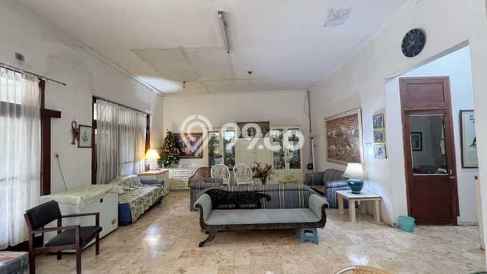 Rumah Elit Modern Tanpa Renovasi di Kertajaya Surabaya Rumah Elit Modern Tanpa Renovasi di Kertajaya Surabaya