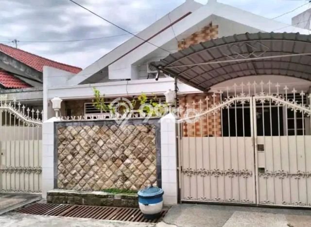 Jual Rumah Bagus Siap Huni LB 140m2 di Darmo permai, Surabaya Jual Rumah Bagus Siap Huni LB 140m2 di Darmo permai, Surabaya