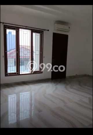 Ready to Use! Luxury House LT 150m2 Desain Elegan di Puri Indah Ready to Use! Luxury House LT 150m2 Desain Elegan di Puri Indah