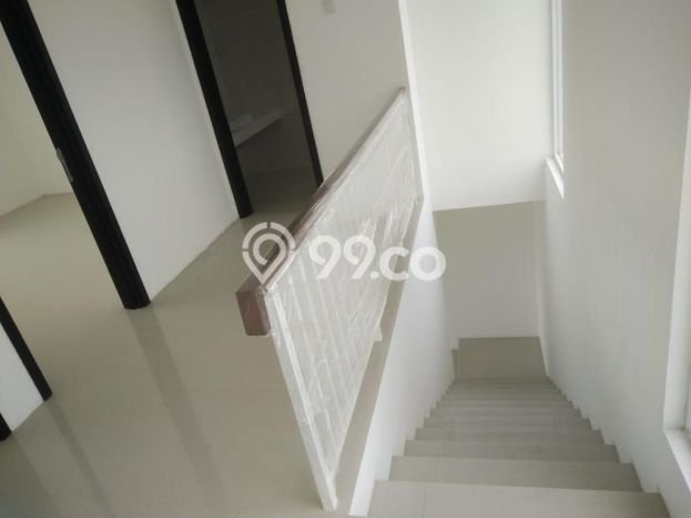 Rumah Lingkungan Asri di Citra Garden, Jakarta Barat, LT 100m² Bangunan 128m² Rumah Lingkungan Asri di Citra Garden, Jakarta Barat, LT 100m² Bangunan 128m²