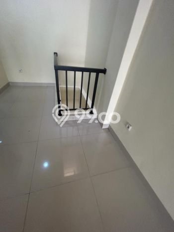For Rent Ruko Kawasan Green Lake City, Luas 120m², Lokasi Komersial For Rent Ruko Kawasan Green Lake City, Luas 120m², Lokasi Komersial