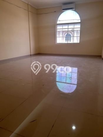 For Rent Ruko Kawasan Green Lake City, Luas 120m², Lokasi Komersial For Rent Ruko Kawasan Green Lake City, Luas 120m², Lokasi Komersial