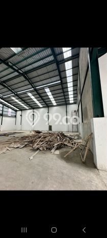 LOKASI PREMIUM! Gudang Kawasan Cipondoh, Luas 600m², Area Niaga LOKASI PREMIUM! Gudang Kawasan Cipondoh, Luas 600m², Area Niaga